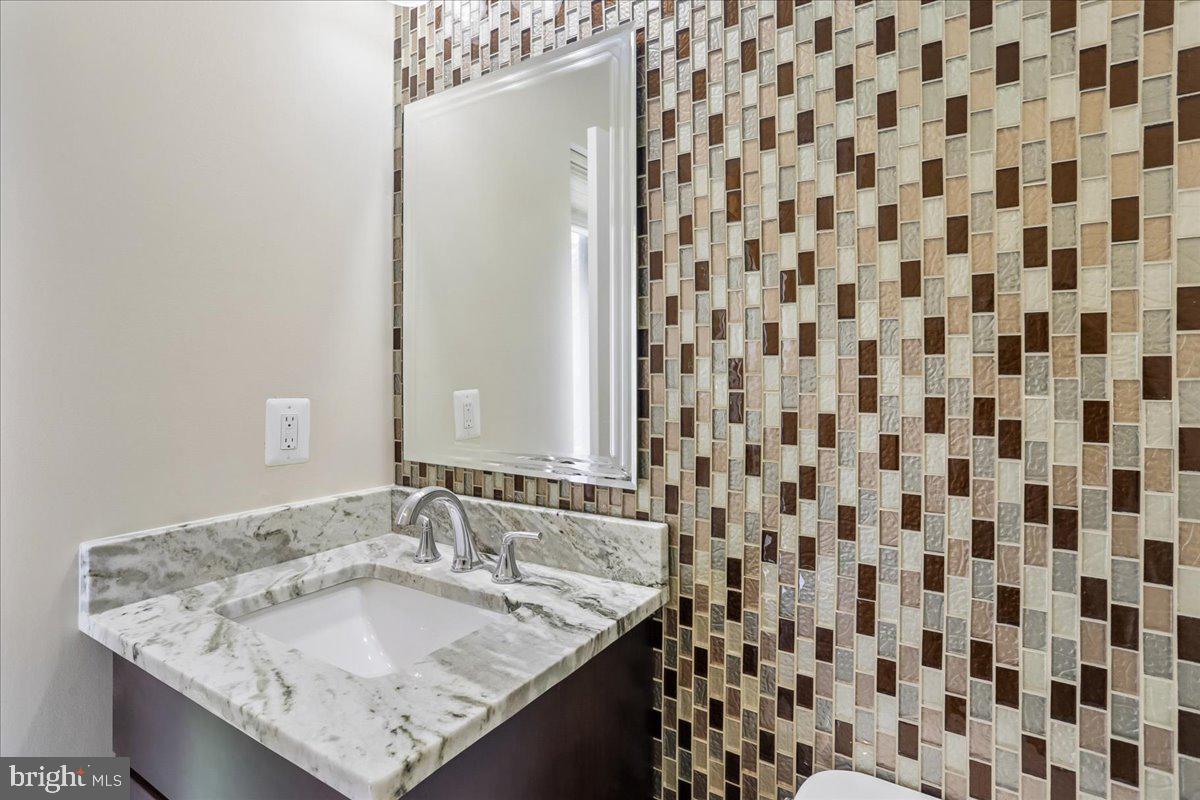 11310 Dockside Cir Property Photo 7