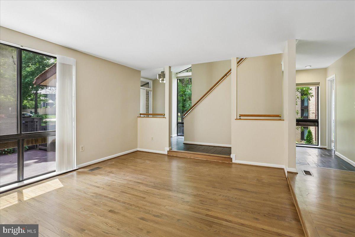 11310 Dockside Cir Property Photo 9