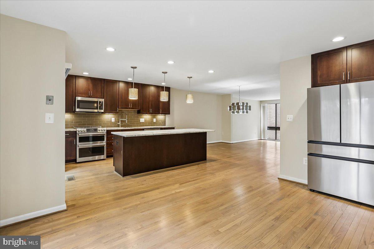 11310 Dockside Cir Property Photo 17