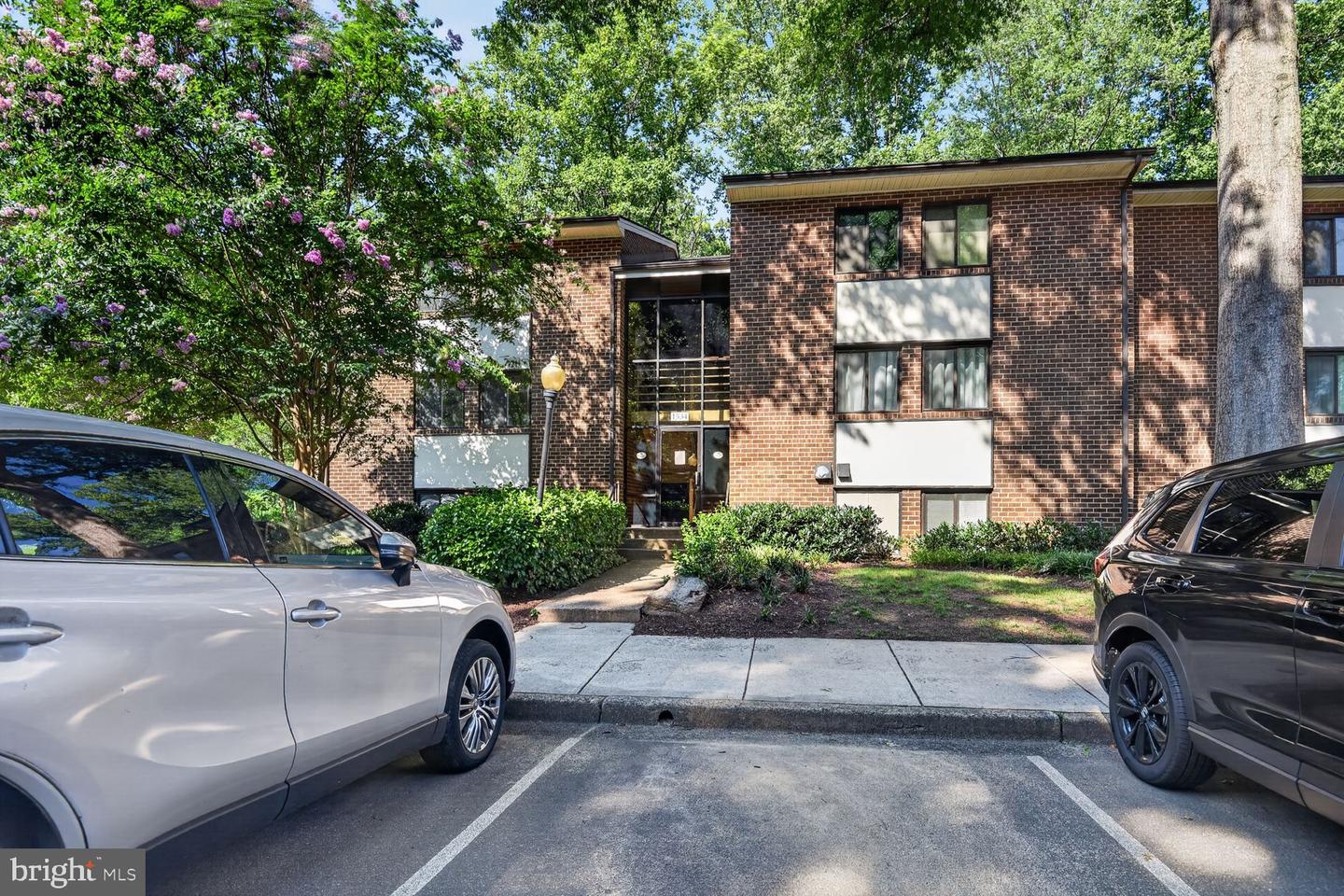 1534 Northgate Sq #11c Property Photo 1