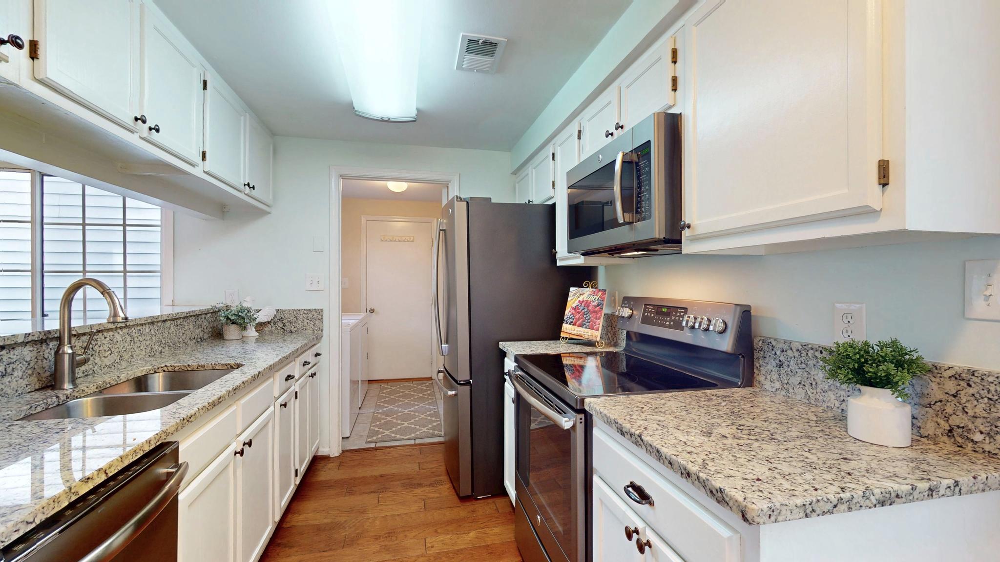 12806 Fantasia Dr Property Photo 9