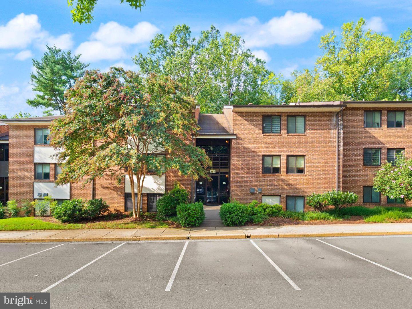 1414 Northgate Sq #14/1b Property Photo 1