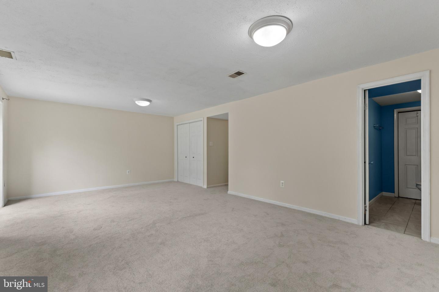 9619 Hillock Ct Property Photo 27