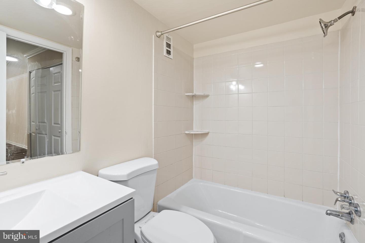 6141 Leesburg Pike #101 Property Photo 28