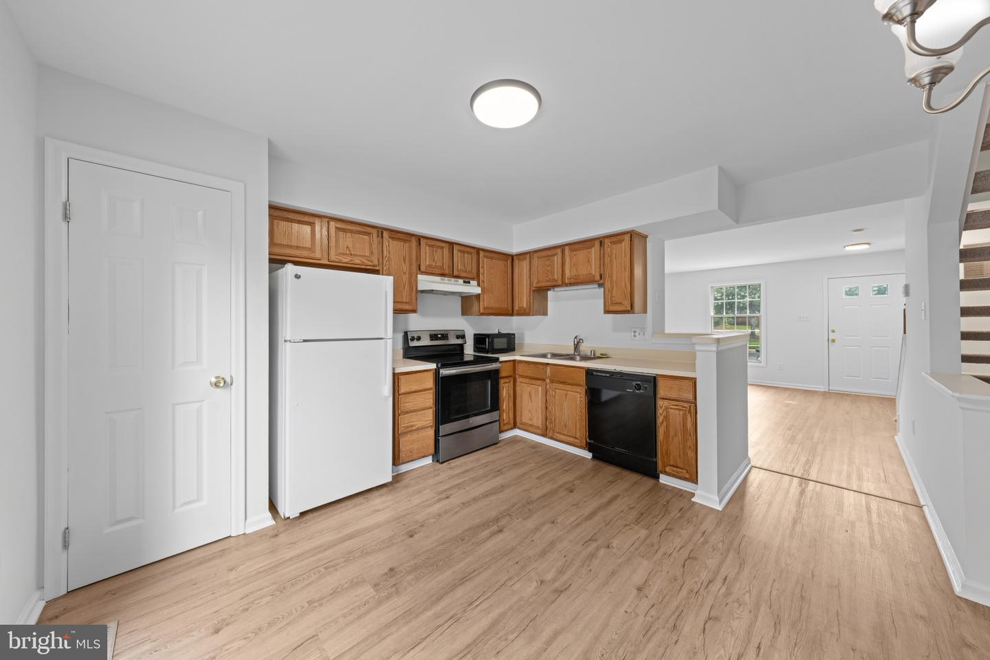 6528 Skylemar Trl Property Photo 10