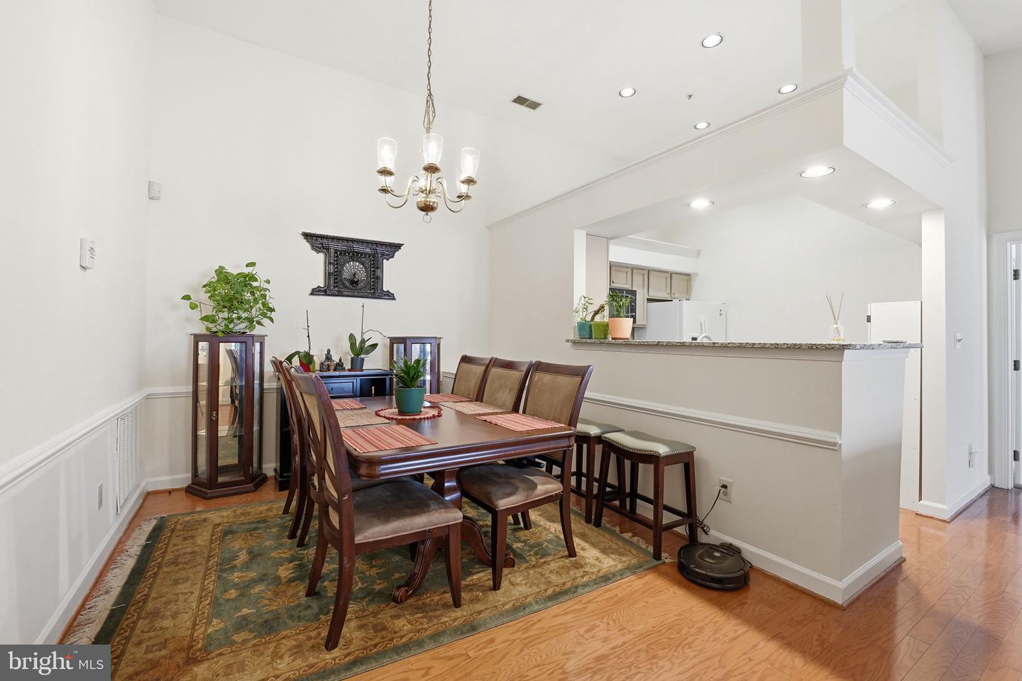 9224-j Cardinal Forest Ln #j Property Photo 3