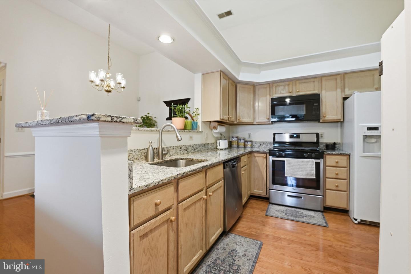 9224-j Cardinal Forest Ln #j Property Photo 9