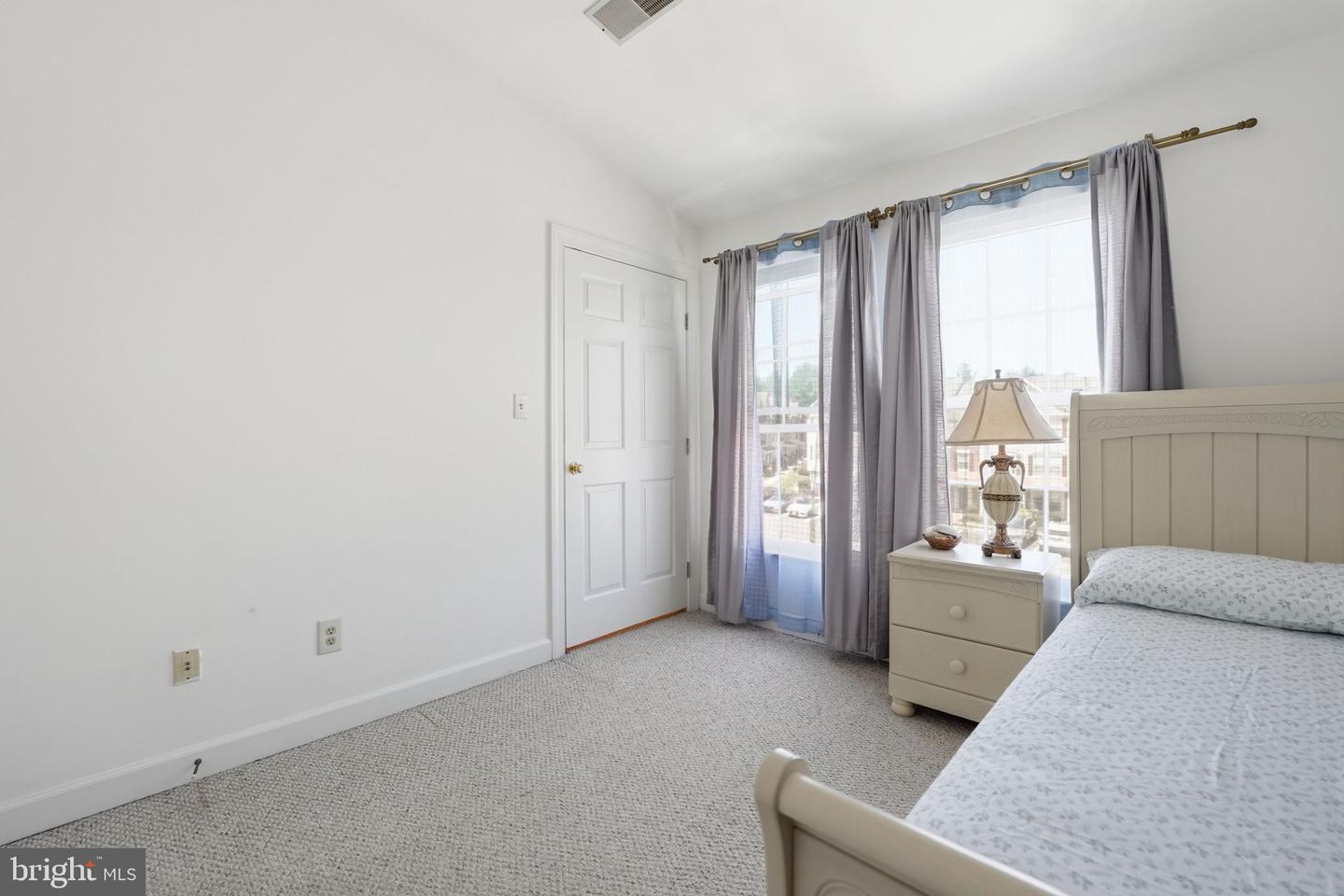 9224-j Cardinal Forest Ln #j Property Photo 23