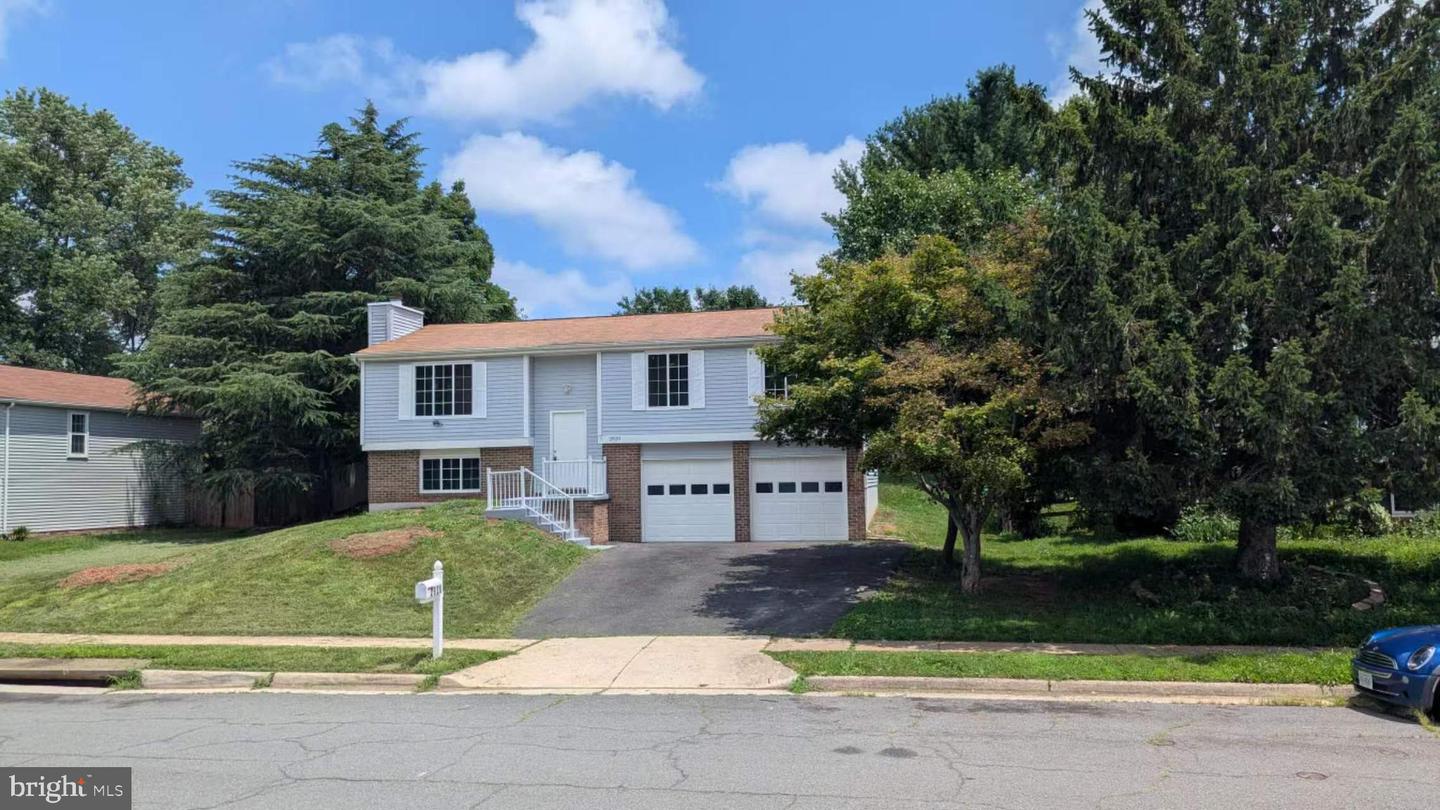 2929 Ashdown Forest Dr Property Photo 2