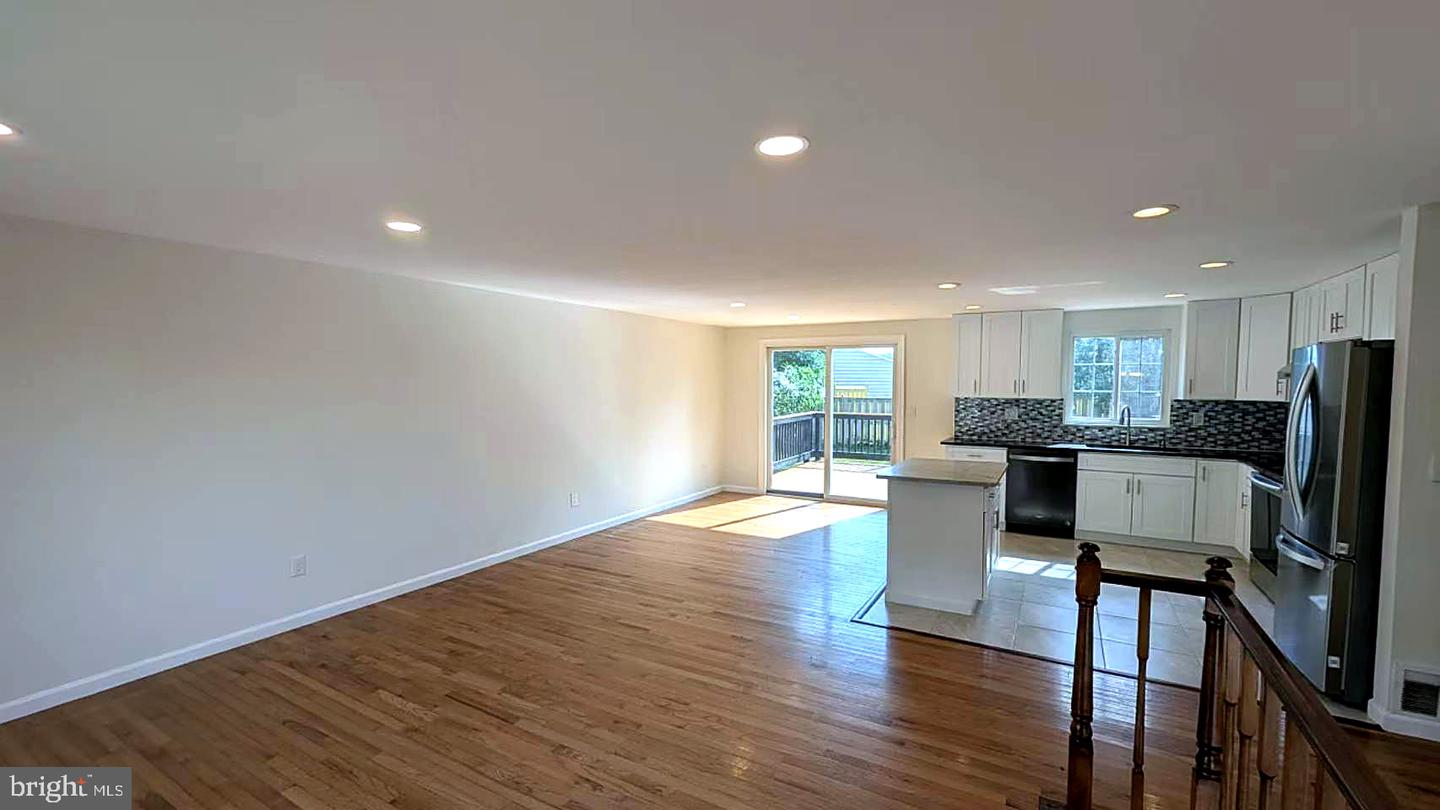 2929 Ashdown Forest Dr Property Photo 3