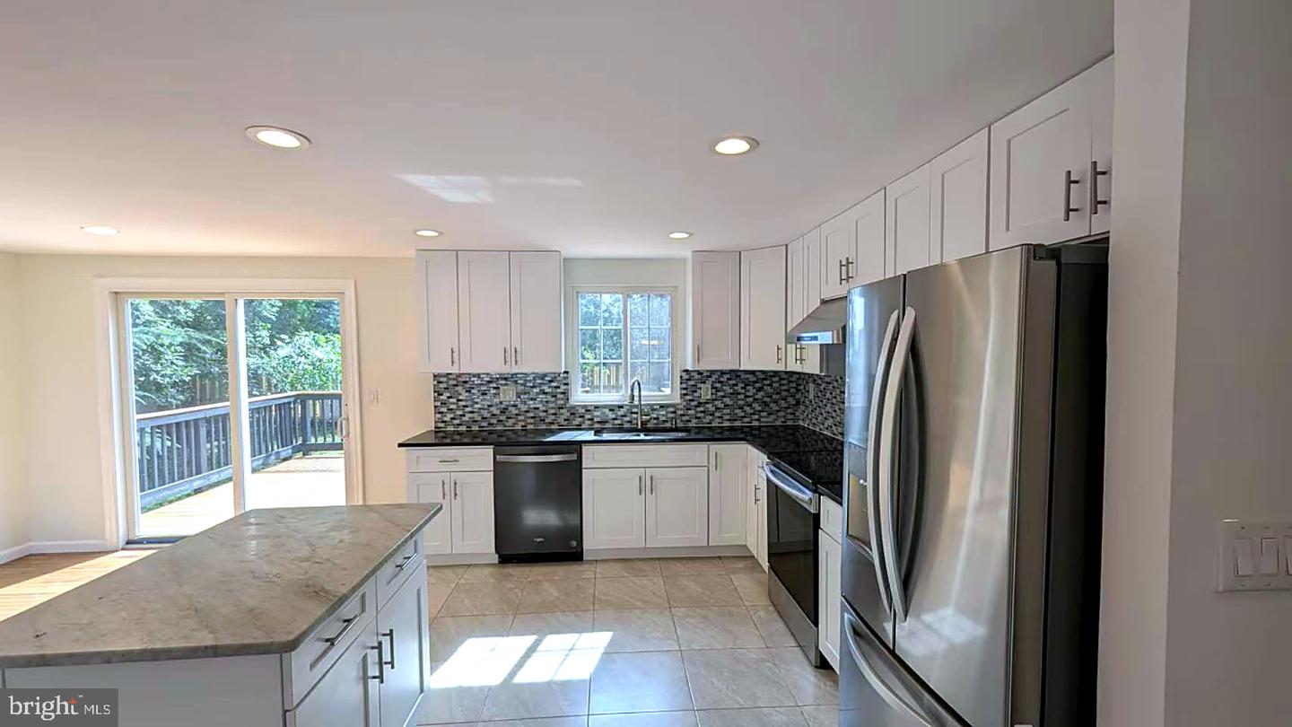 2929 Ashdown Forest Dr Property Photo 5