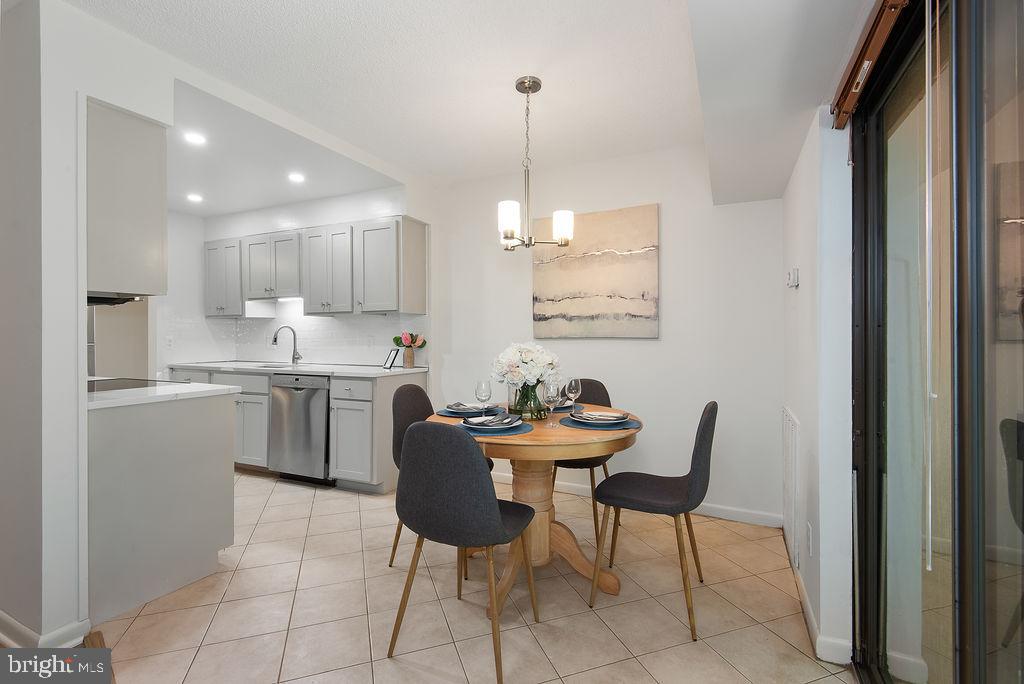 11600 Stoneview Sq #60/2b Property Photo 4