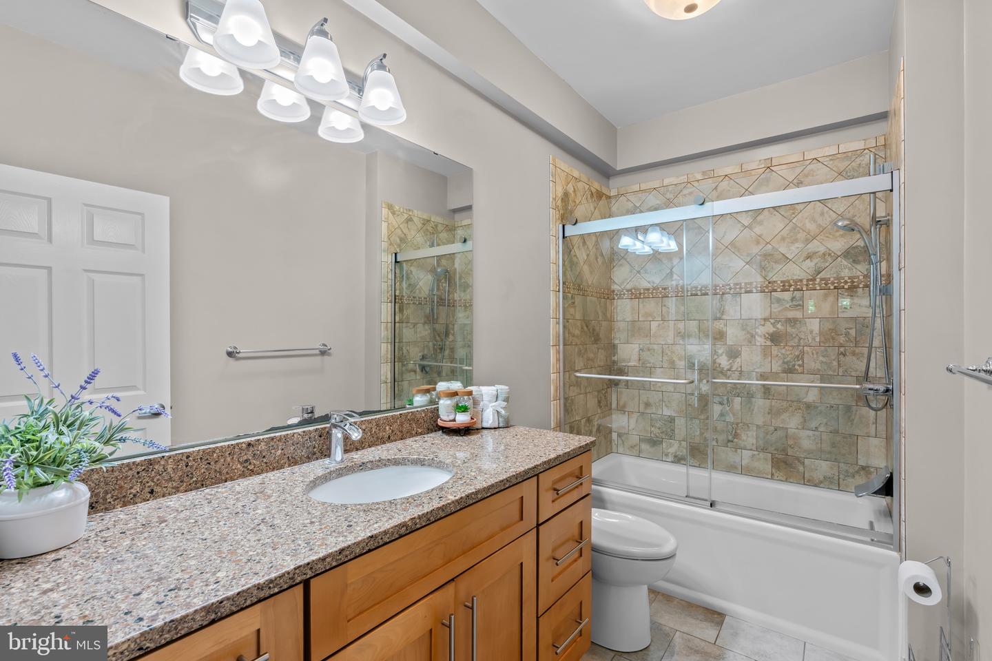 1701 Lake Shore Crest Dr #21 Property Photo 17