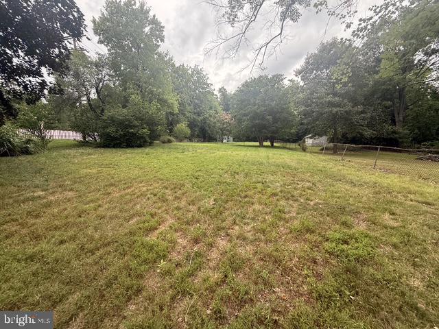 2414 Fairview Dr Property Photo 3