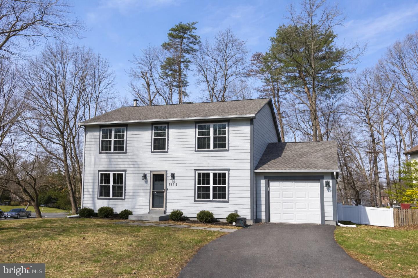 1413 Bayshire Ln Property Photo 1