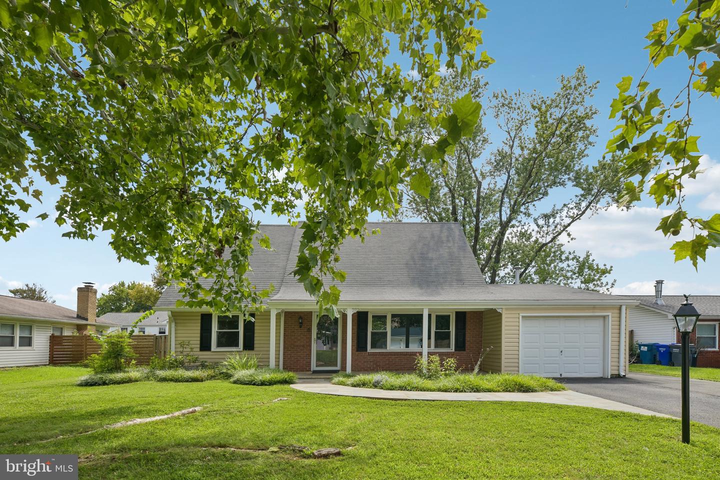 13151 Pavilion Ln Property Photo 1