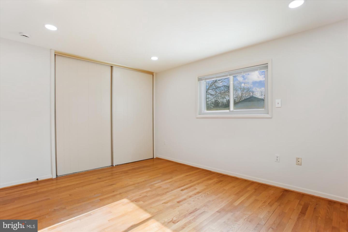 4904 Chanticleer Ave Property Photo 11
