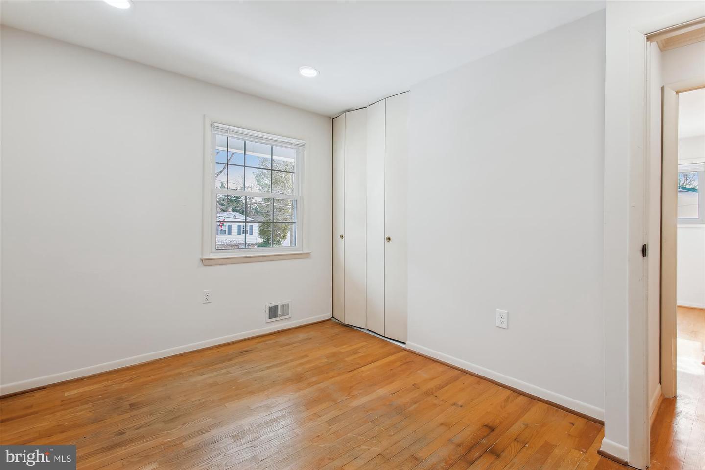 4904 Chanticleer Ave Property Photo 17