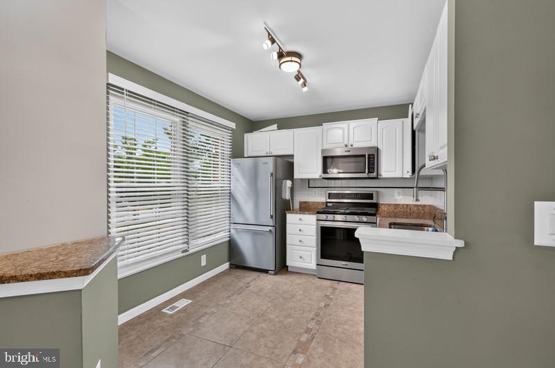 6221 Bella Dr Property Photo 3