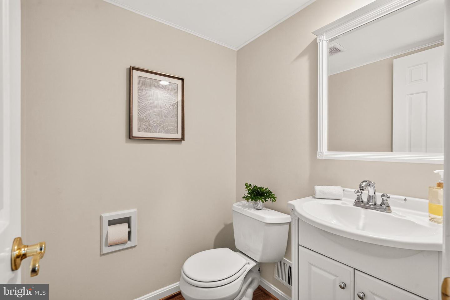 9021 Parliament Dr Property Photo 54