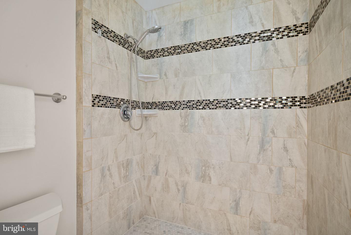 8104 Chivalry Rd Property Photo 33