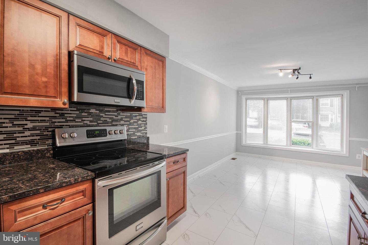 6611 Rosecroft Pl Property Photo 11