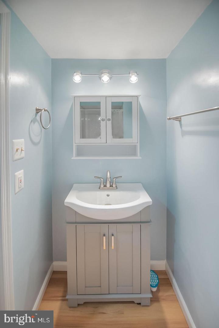 6611 Rosecroft Pl Property Photo 28