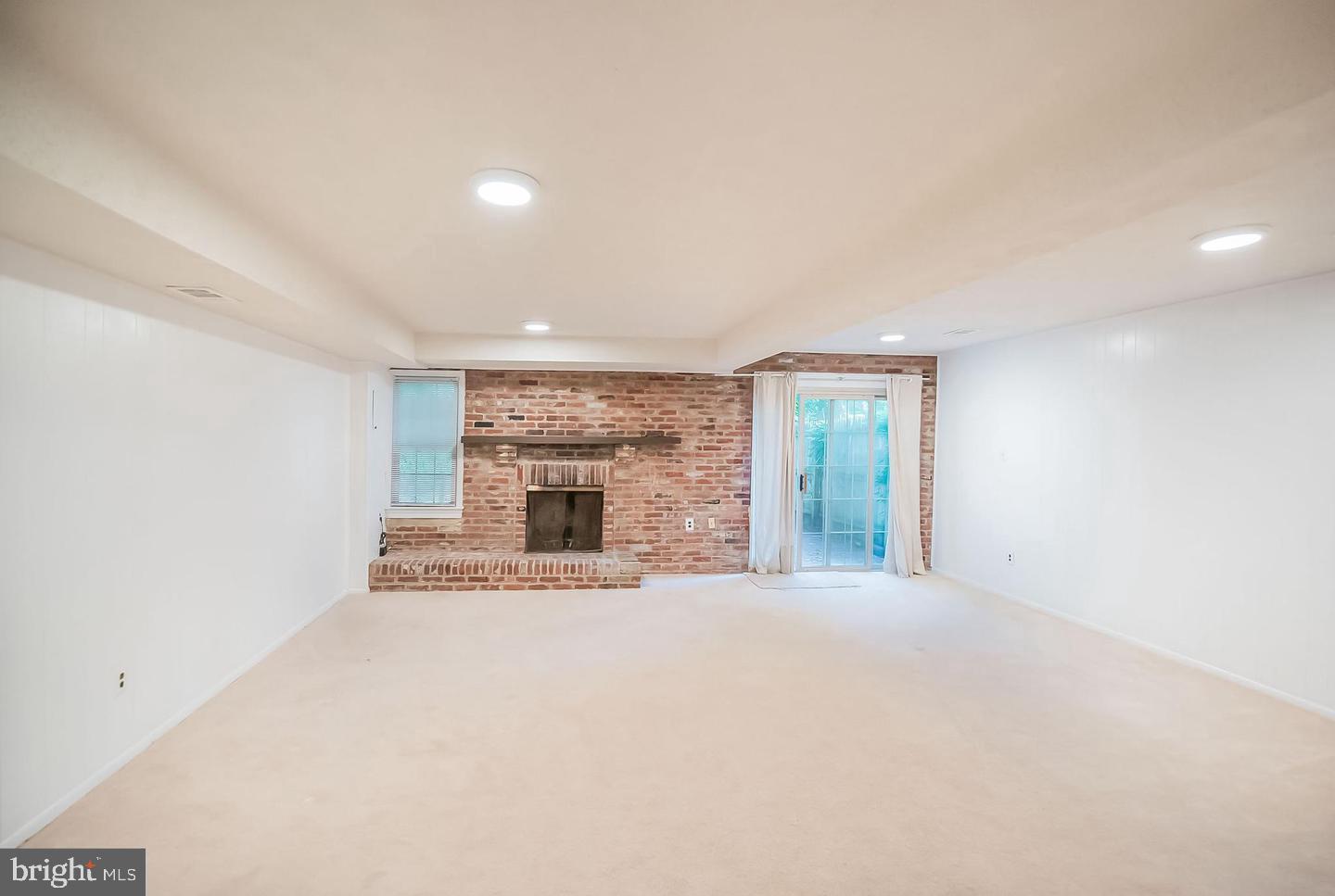 6611 Rosecroft Pl Property Photo 29