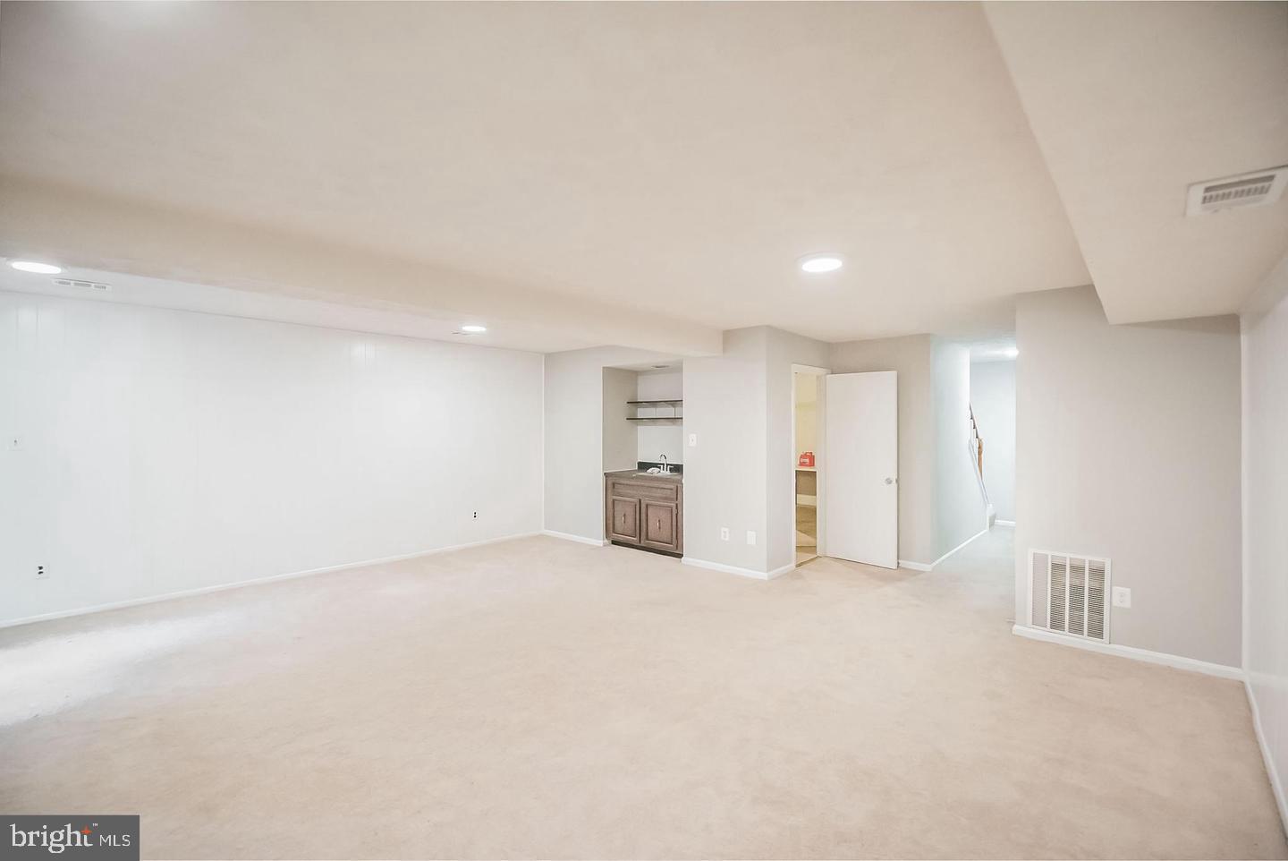 6611 Rosecroft Pl Property Photo 30