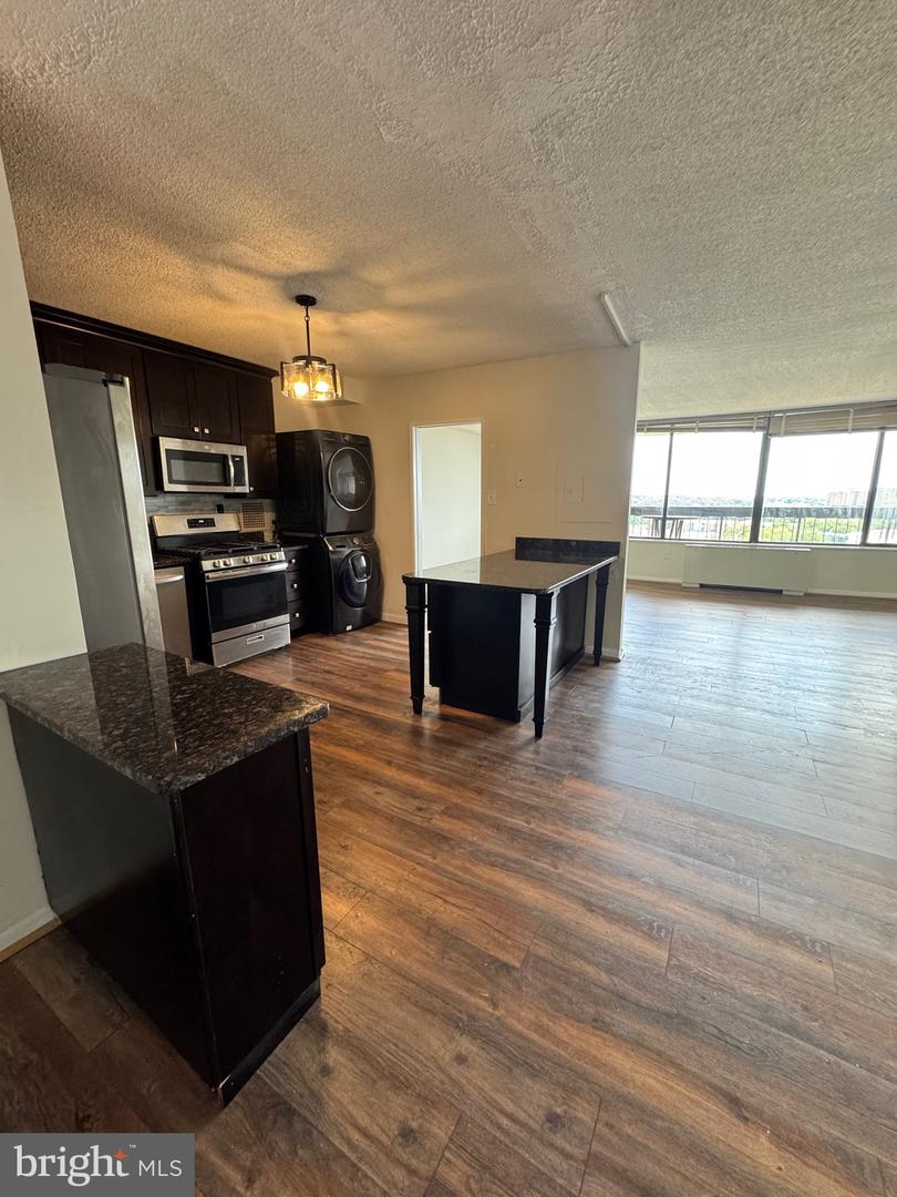 3705 S George Mason Dr #1614s Property Photo 6