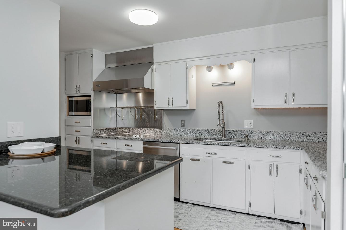 8606 Bound Brook Ln Property Photo 11