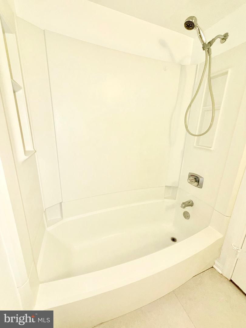 5918 Cove Landing Rd #202 Property Photo 21