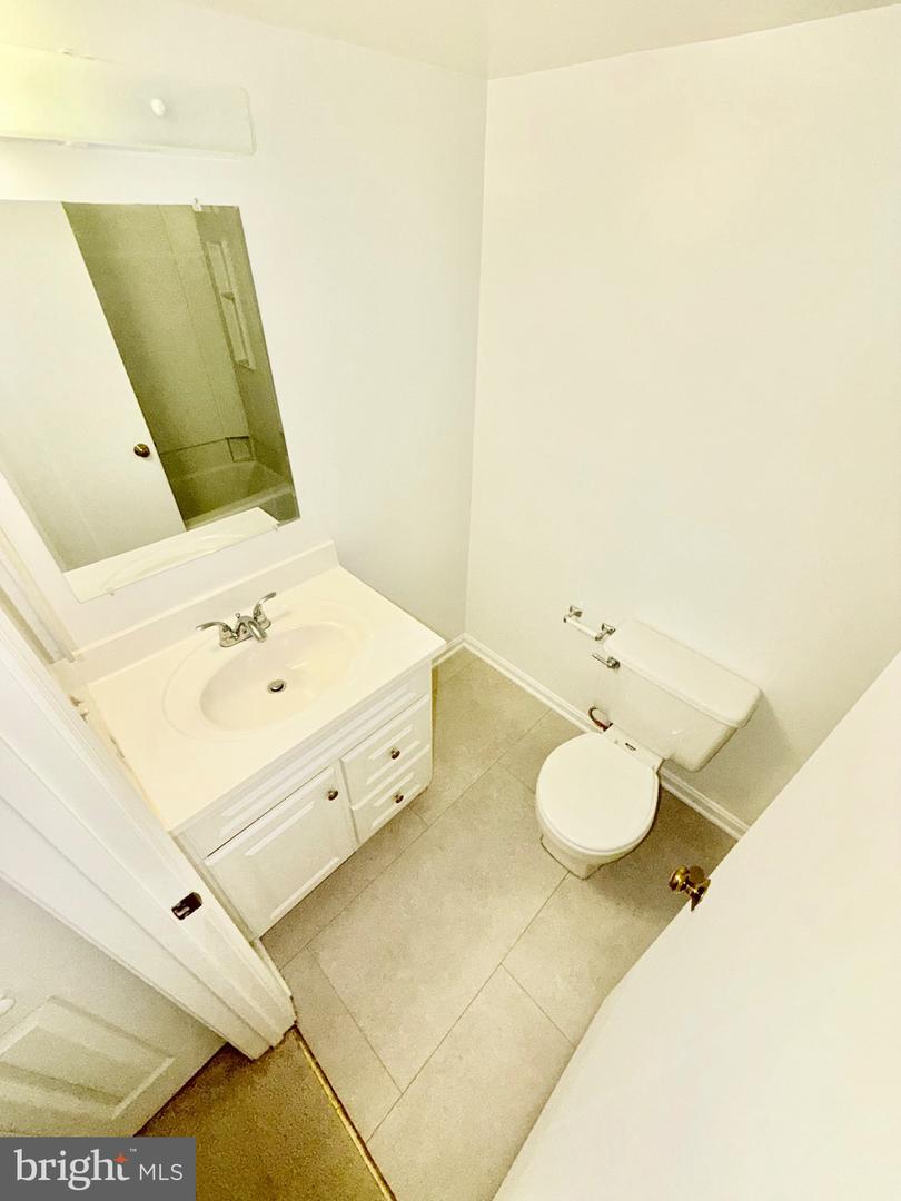 5918 Cove Landing Rd #202 Property Photo 22