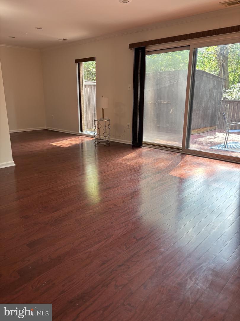 1833 Ivy Oak Sq #49 Property Photo 4