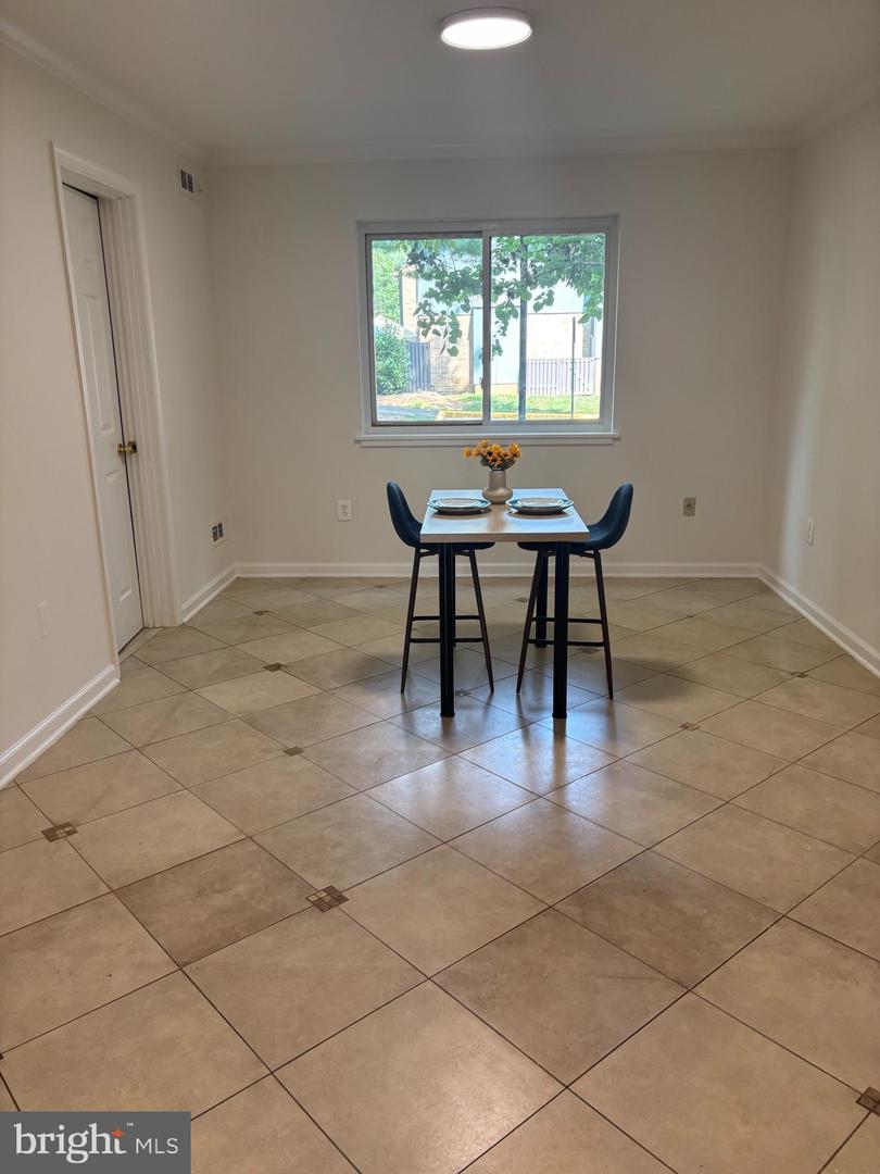 1833 Ivy Oak Sq #49 Property Photo 6