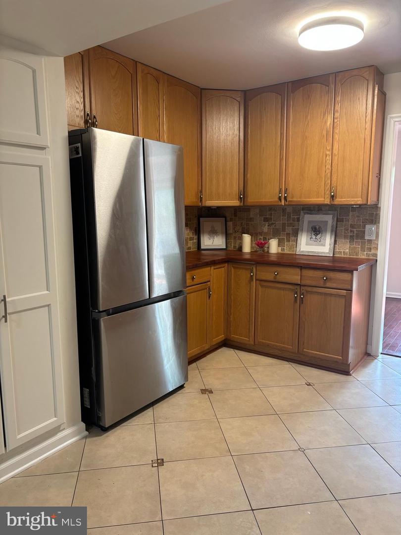1833 Ivy Oak Sq #49 Property Photo 8