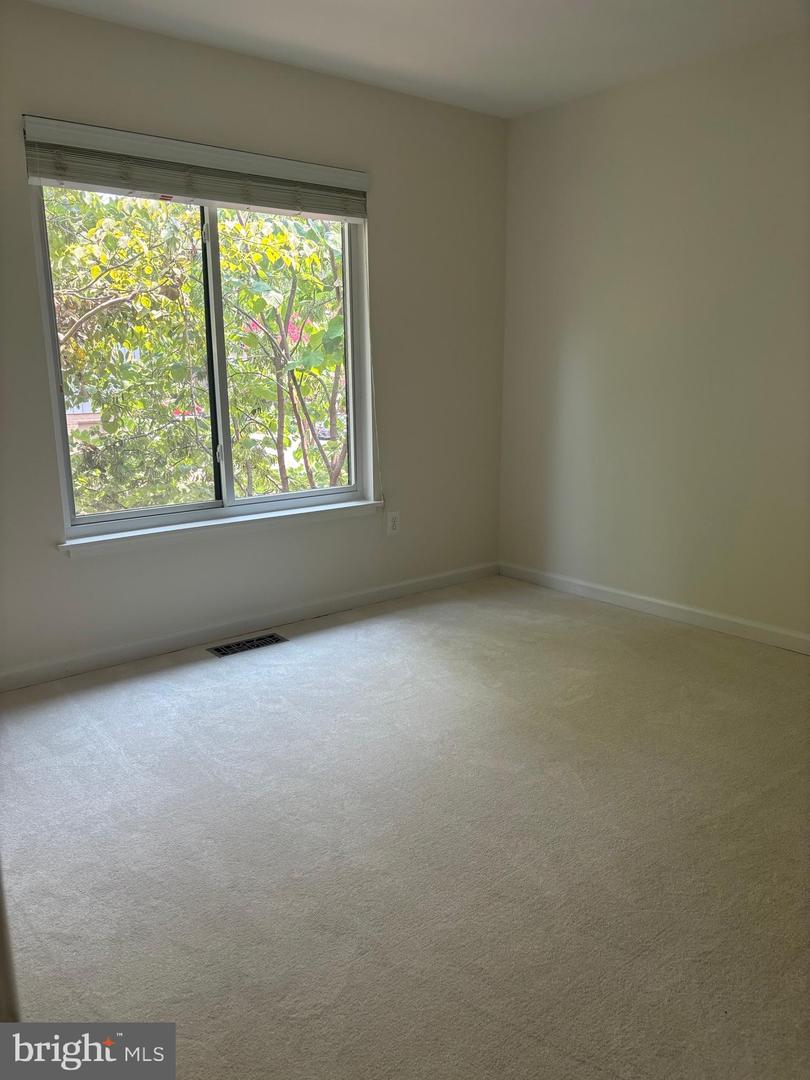 1833 Ivy Oak Sq #49 Property Photo 16