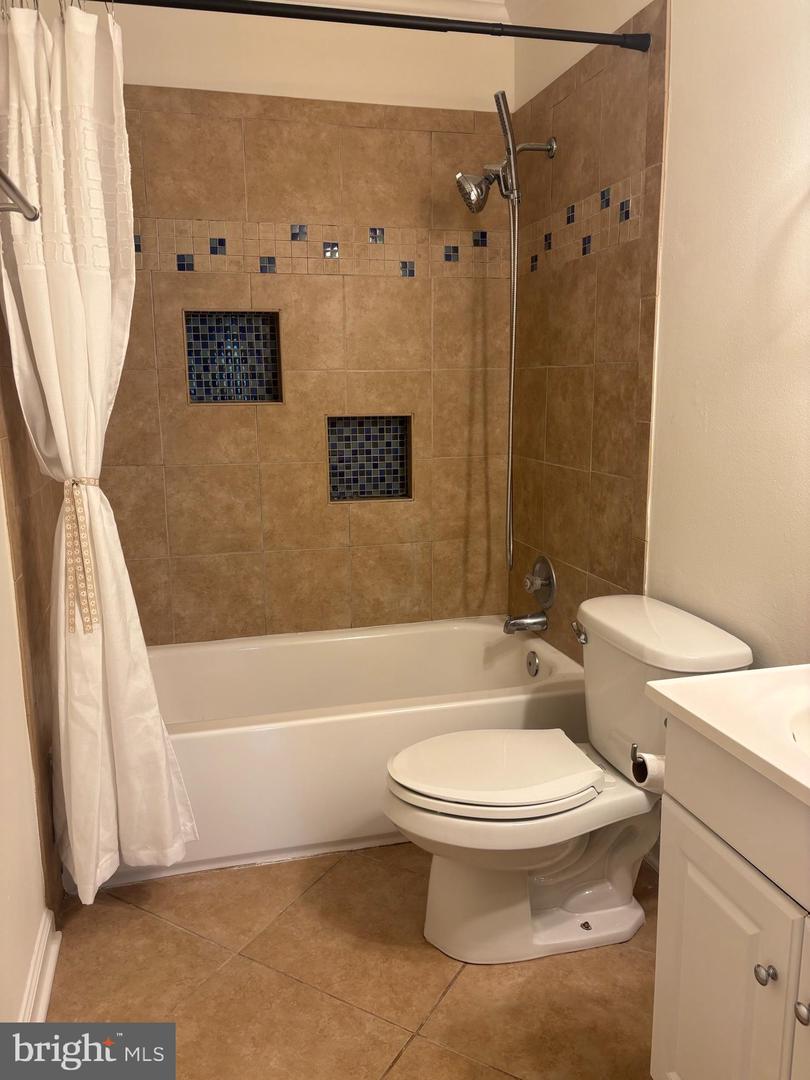 1833 Ivy Oak Sq #49 Property Photo 17