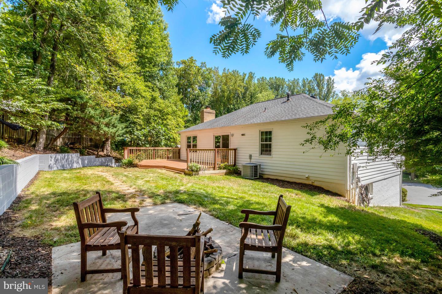 8302 Nightingale Ct Property Photo 5