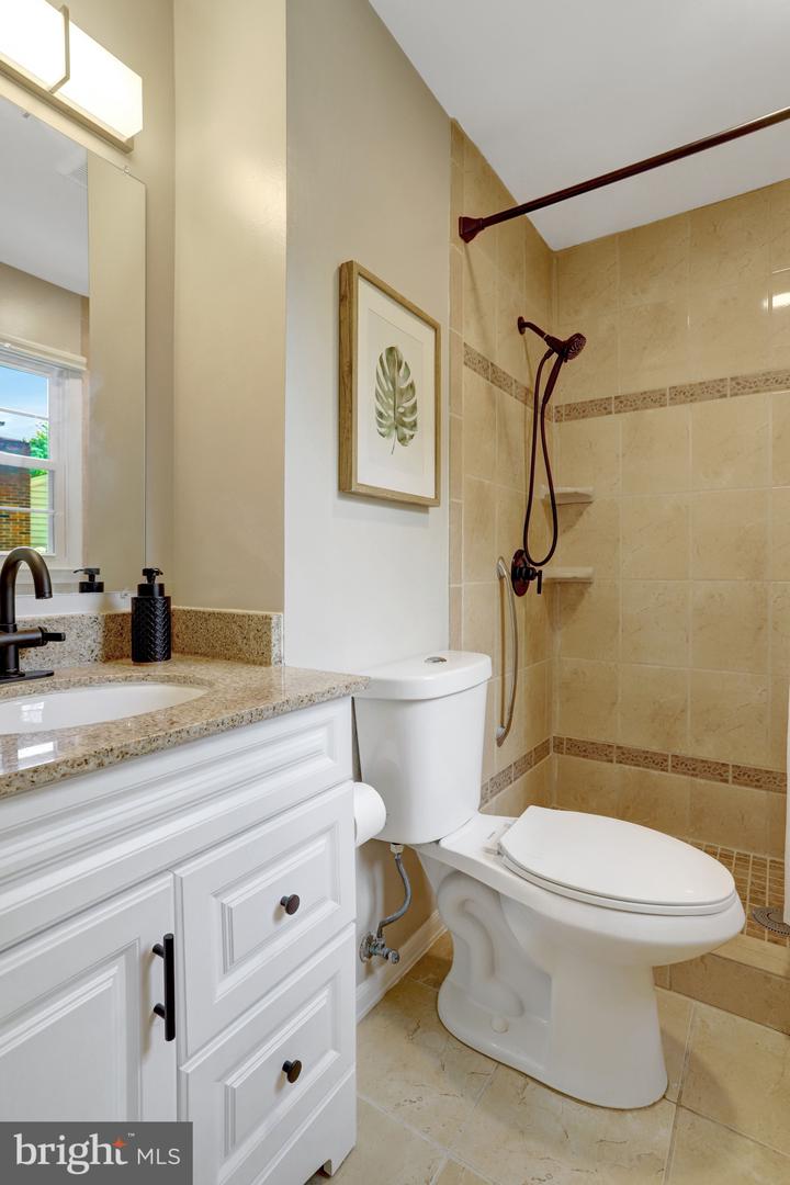 8302 Nightingale Ct Property Photo 24