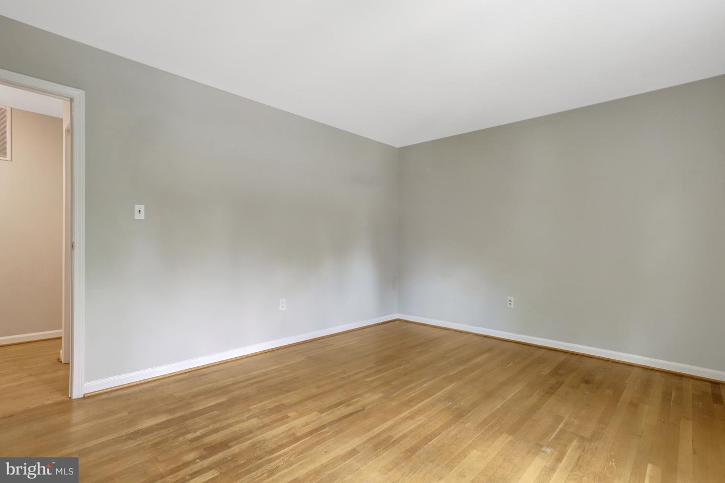 8302 Nightingale Ct Property Photo 32