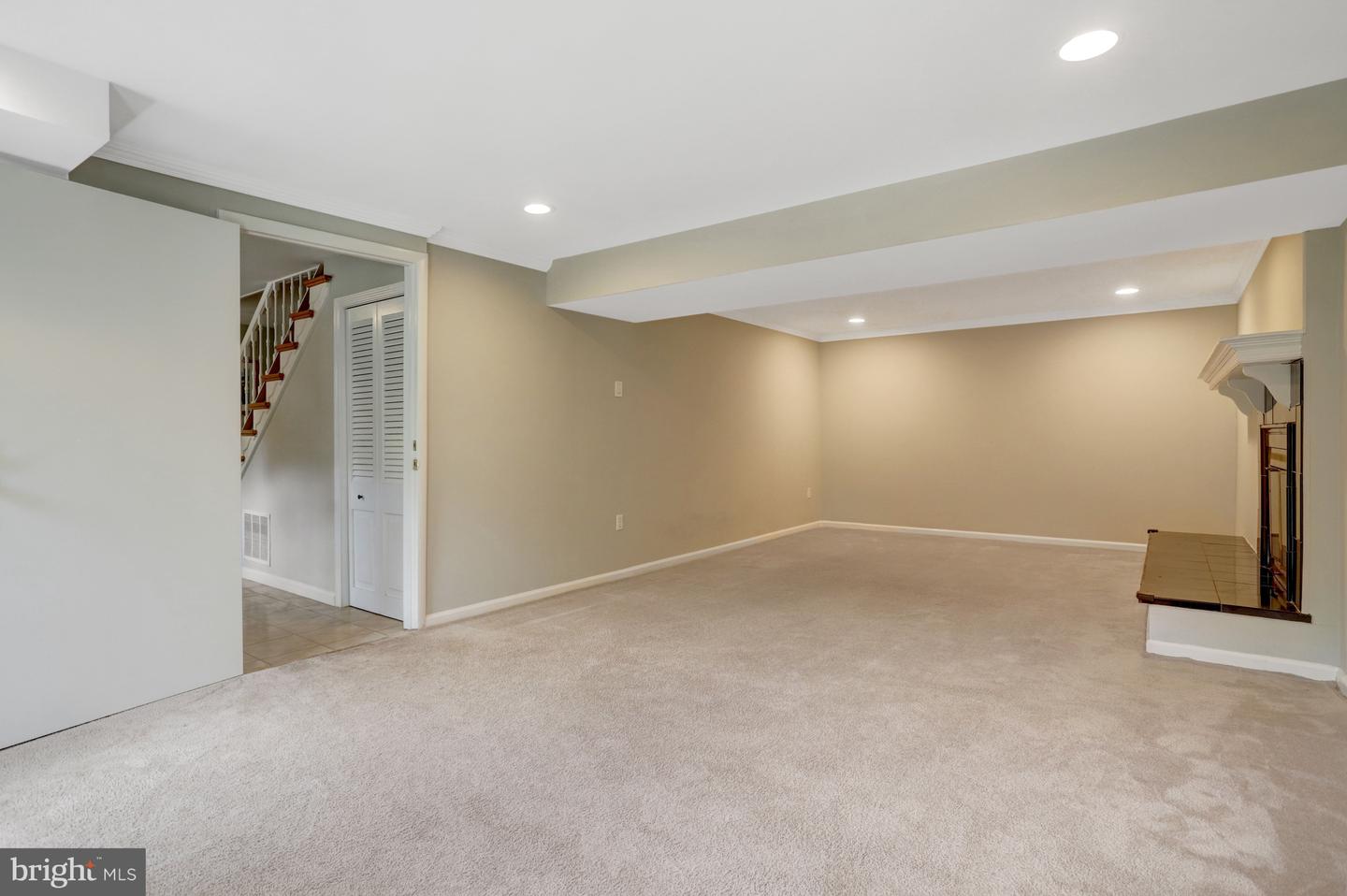8302 Nightingale Ct Property Photo 48