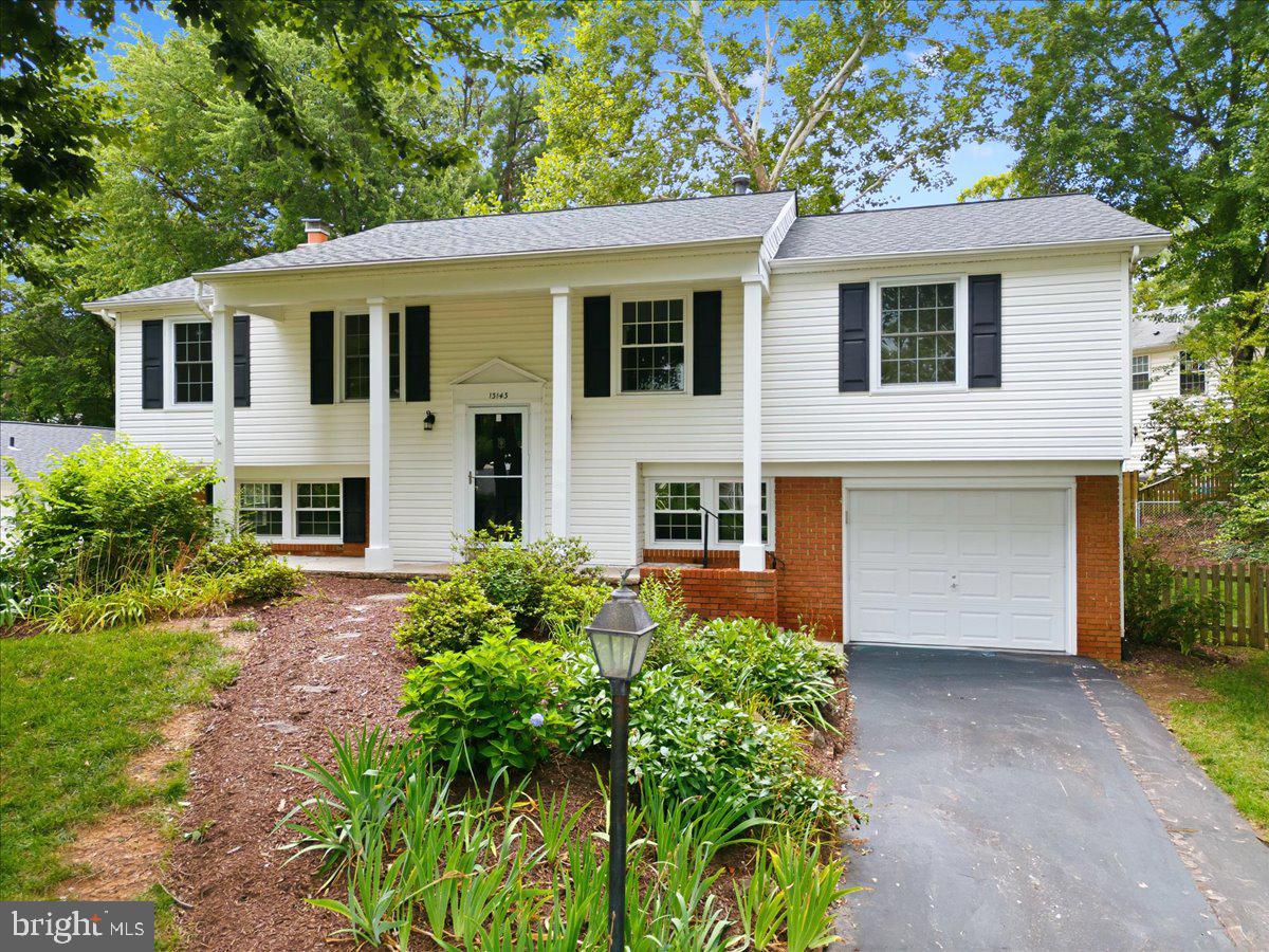 13143 Melville Ln Property Photo 1