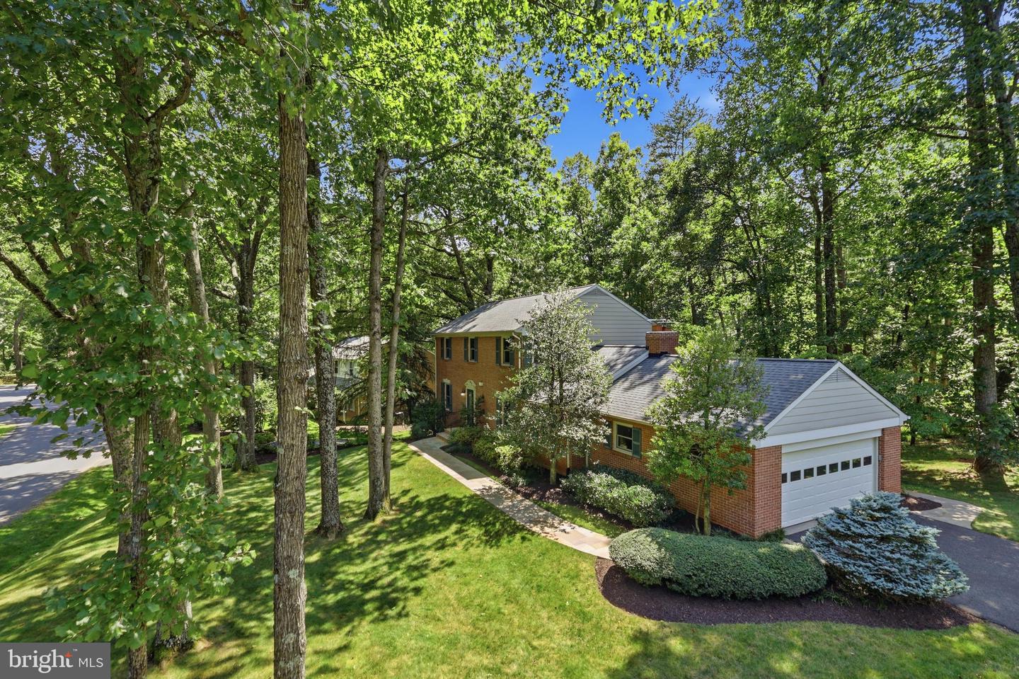 10811 Midsummer Dr Property Photo 1