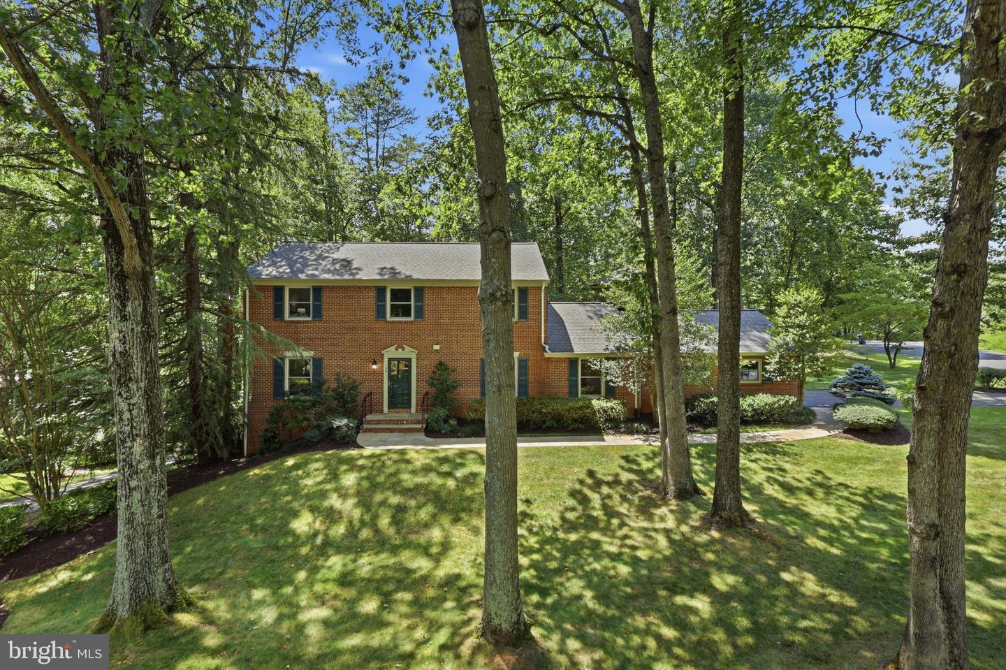 10811 Midsummer Dr Property Photo 3