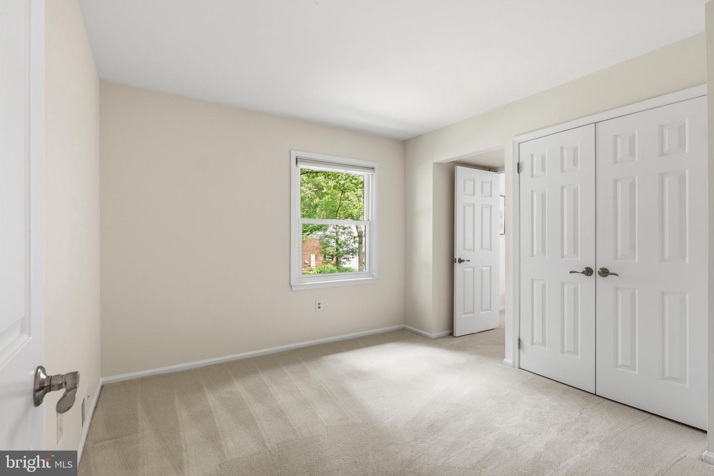 10811 Midsummer Dr Property Photo 22