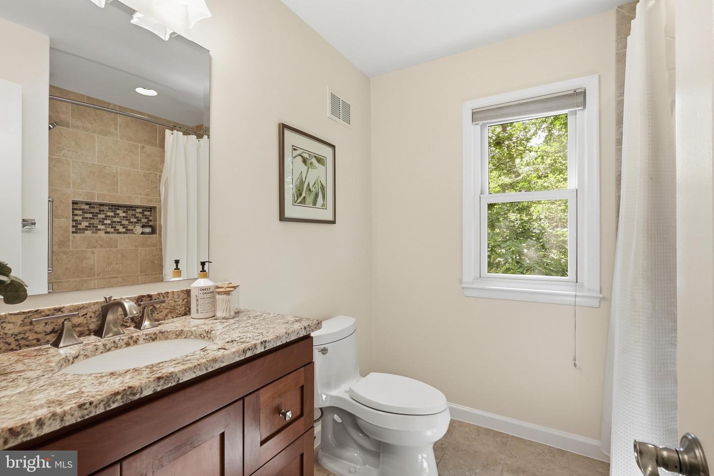 10811 Midsummer Dr Property Photo 25
