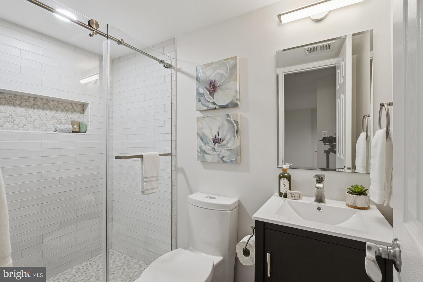 10811 Midsummer Dr Property Photo 30