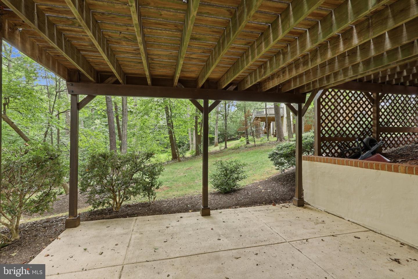 10811 Midsummer Dr Property Photo 31