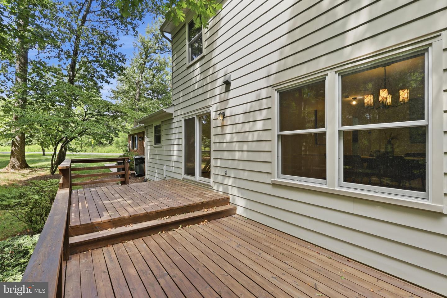 10811 Midsummer Dr Property Photo 33